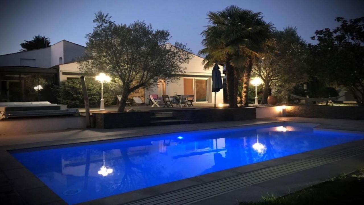 Adorable Guest House Avec Balneo Et Piscine 울론 쉬르 메르 외부 사진